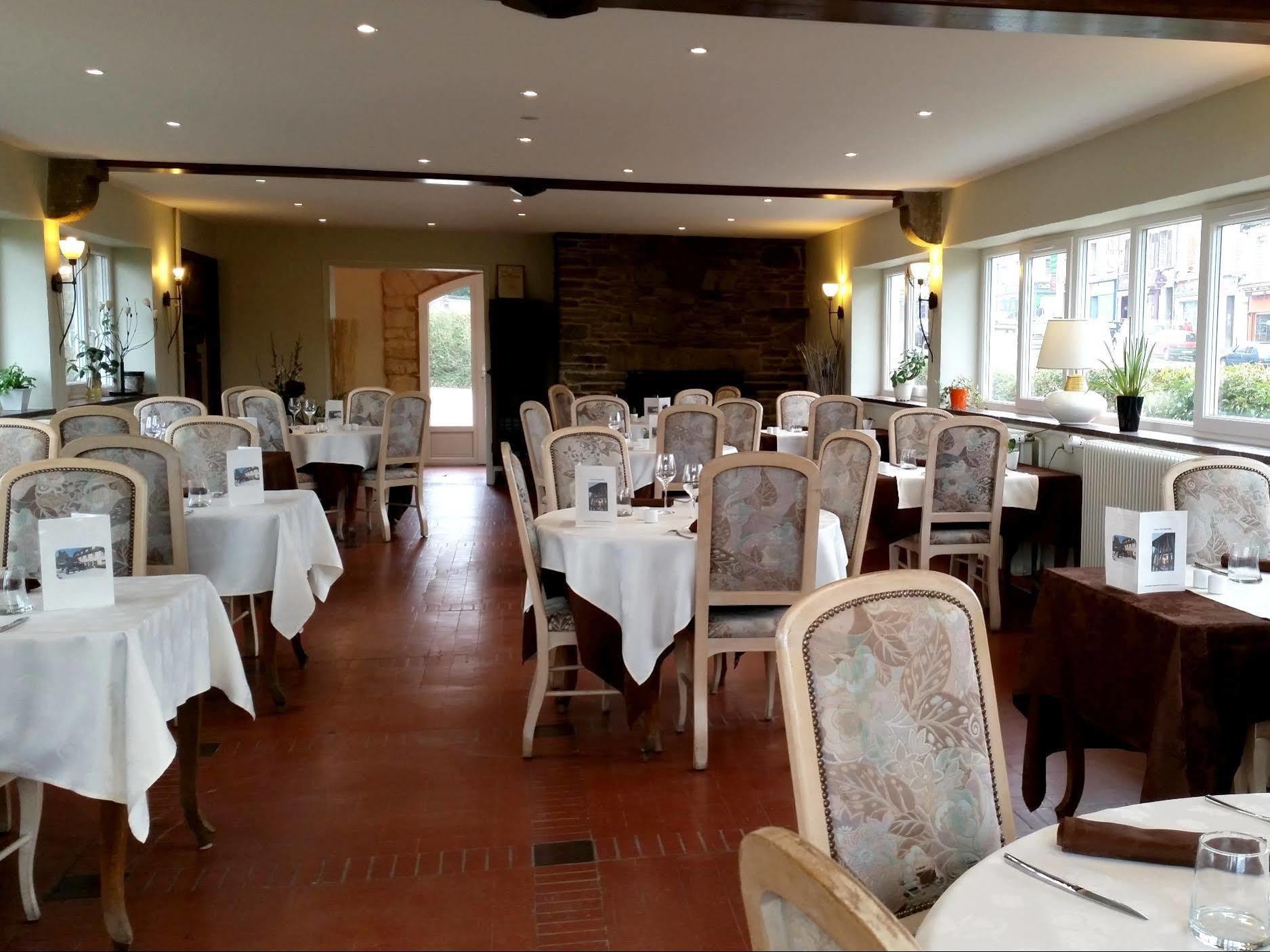 Logis Hotel Le Relais De La Poste Restaurant Le Fil Du Temps Thury-Harcourt-le-Hom Екстер'єр фото